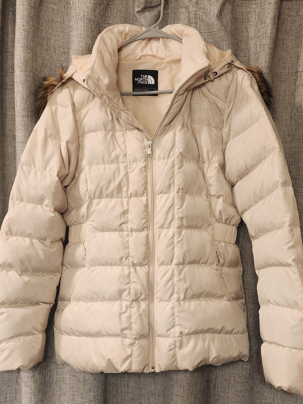 The North Face Women's Light Cream Quilted Puffer Jacket with Hood